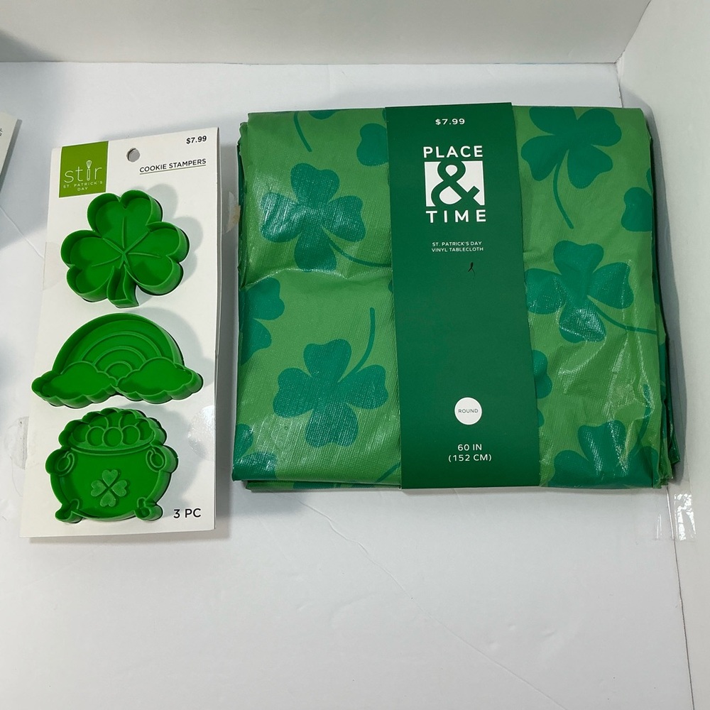 Green Shamrock Tablecloth and Cookie Stampers Set St.Patricks day